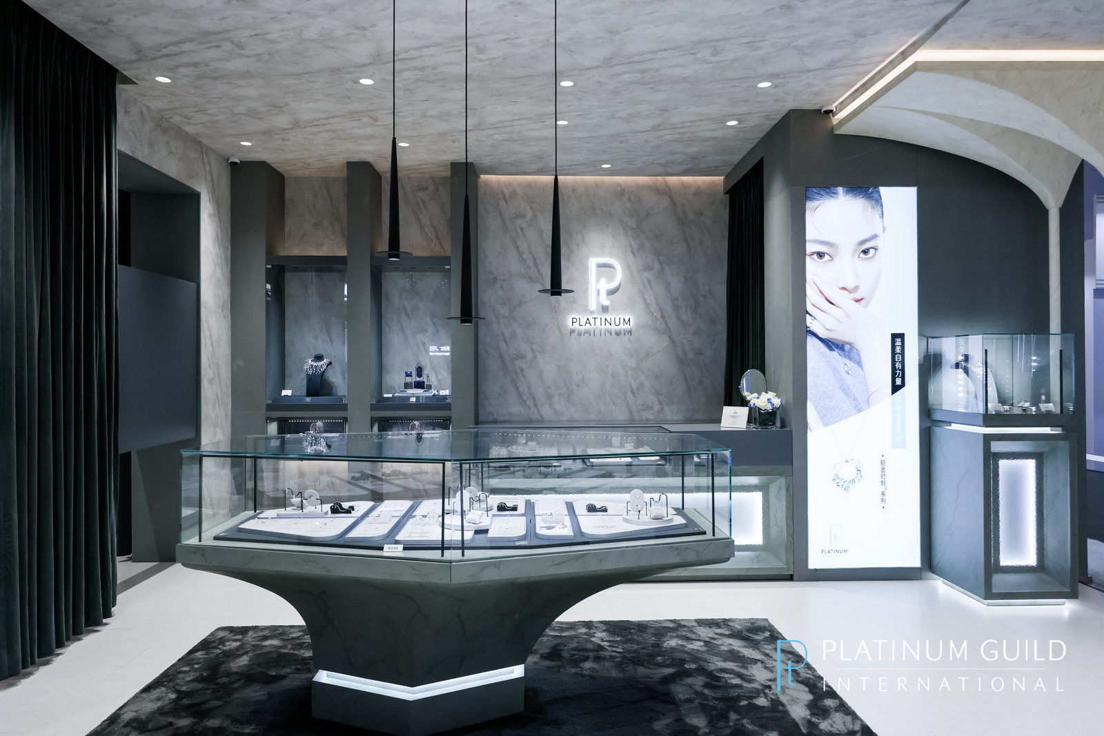 C:UserslenovoDesktop4.13新闻稿3.2023「铂金时刻」系列新品.jpg3.2023「铂金时刻」系列新品