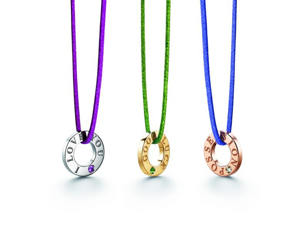 燃亮冬季的甜蜜牵绊 双环美学玩转轻珠宝