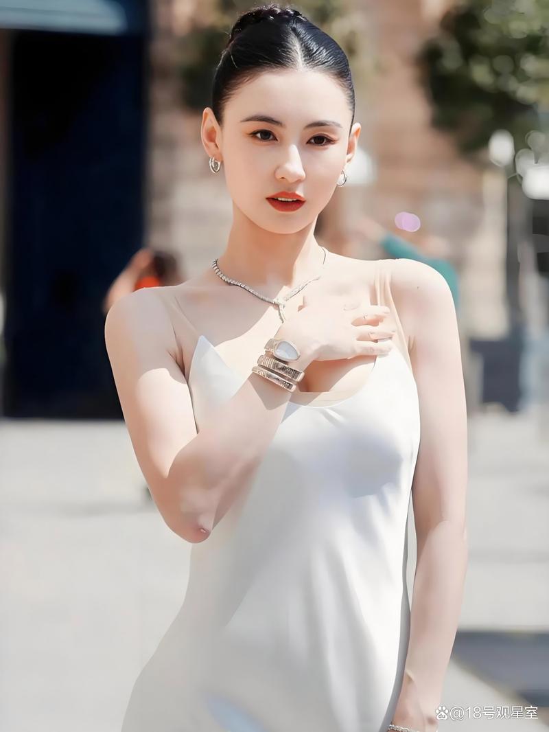 美上热搜的脸,长什么样?