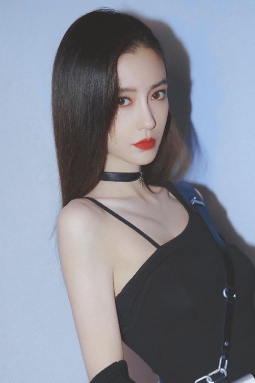 Angelababy:“玩”一夏