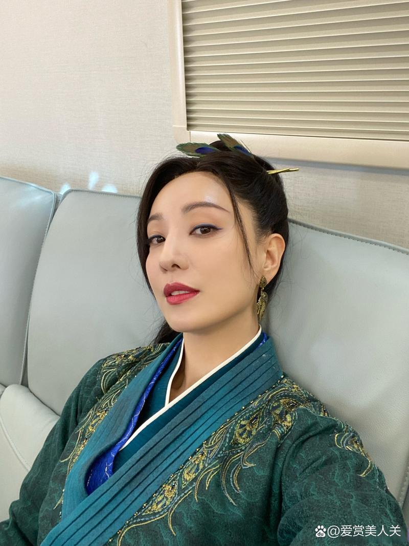 你只看到了郑希怡的唱跳?她的小脏辫不值得出圈吗!