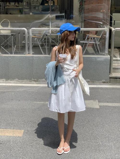 夏天一到，女明星集体翻牌这条裙子？