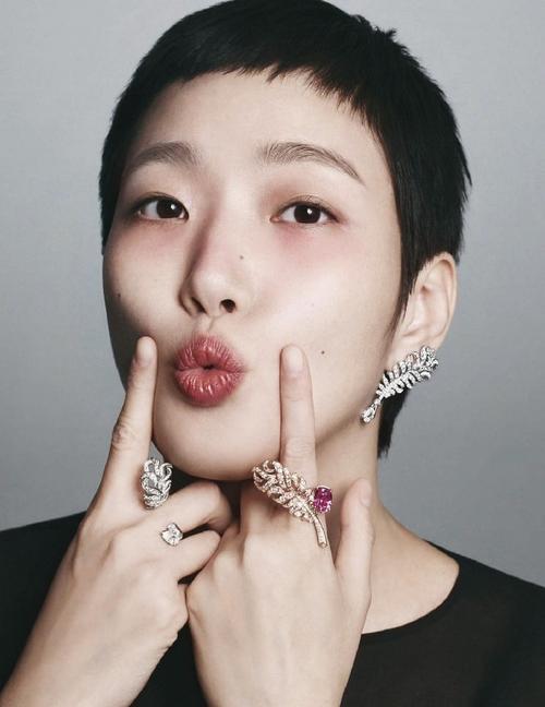 论!过年后如何即刻拥有Jennie、金高银的同款繁星眼?