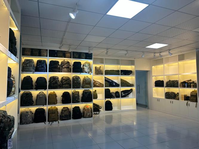 广州箱包市场,狮岭皮革城在广东省你可以找到箱包批发的地方