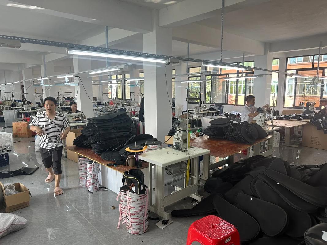 河北箱包厂招聘信息,砸女包加工地为海强箱包制工地