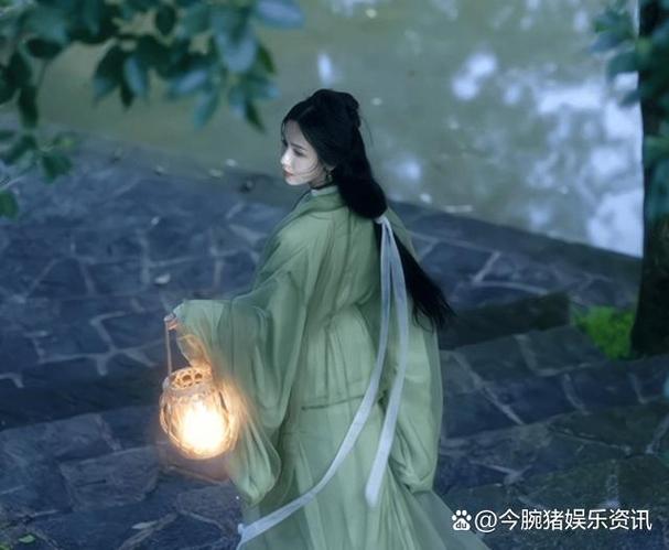 她们在古装剧中的回眸瞬间美翻了
