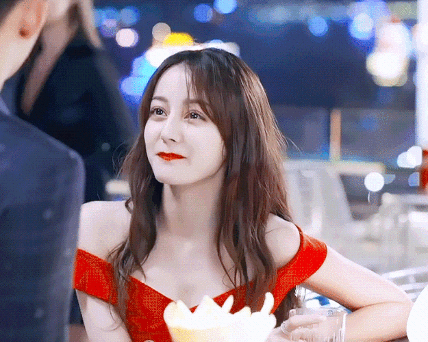 叩叩叩,请问我定制的迪丽热巴同款白嫩肌到货了没?