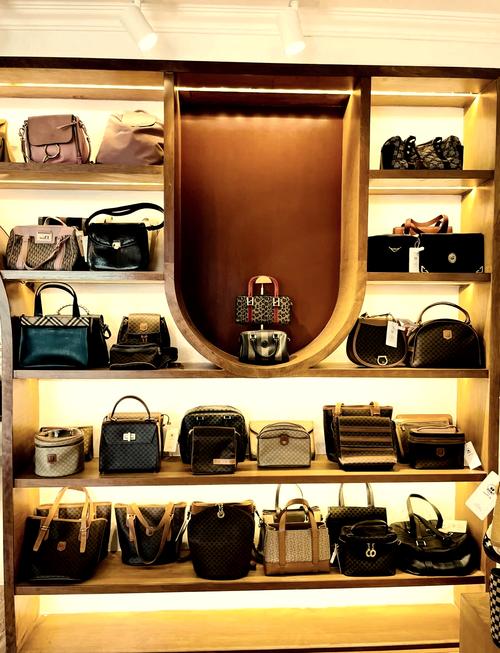 箱包店加盟,如何开一个两元店?这些东西可能会影响你