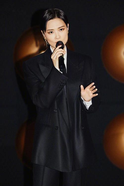 偶像的意义是什么?李宇春告诉了我答案