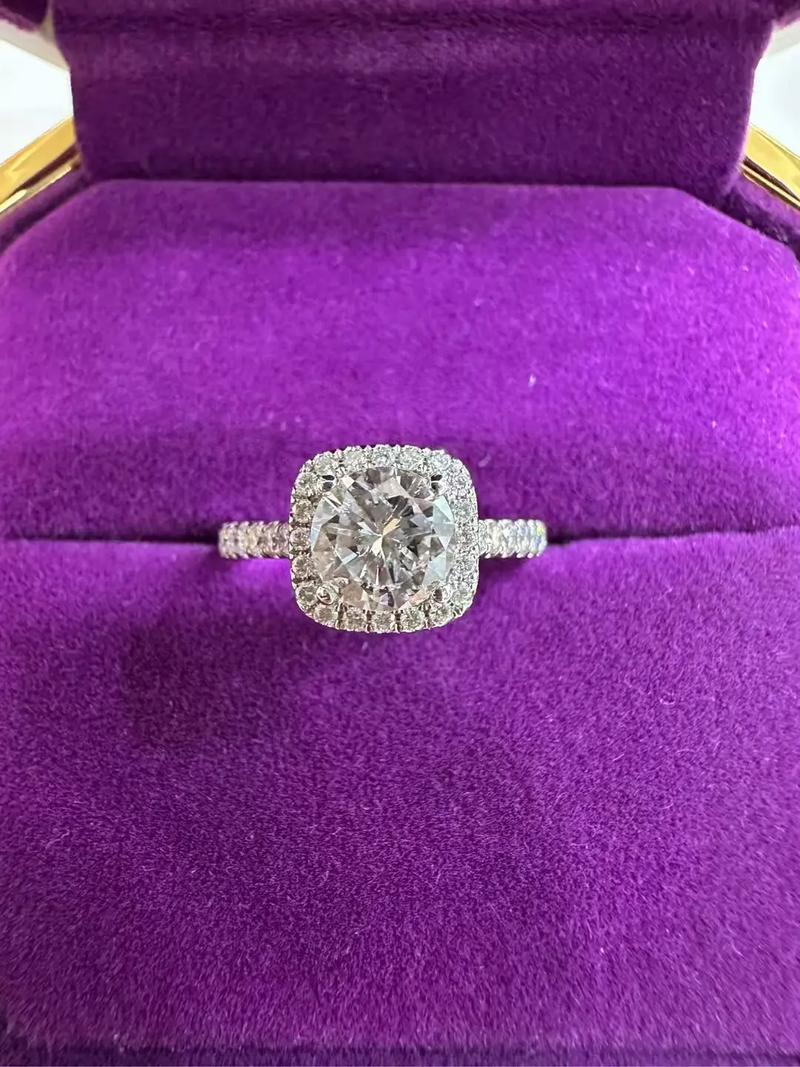 一克拉以下的钻石不值得买？看过这些精妙的镶嵌再决定……