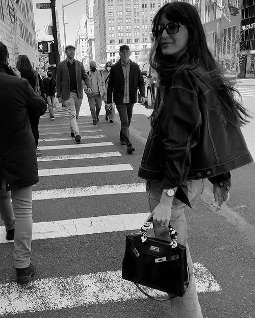 聪明女人,把“名利场 ”戴在手腕