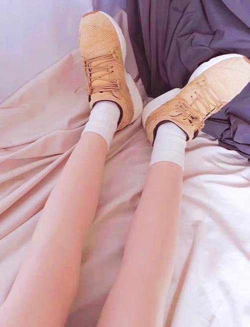 时尚圈的女孩不穿光腿神器穿什么？