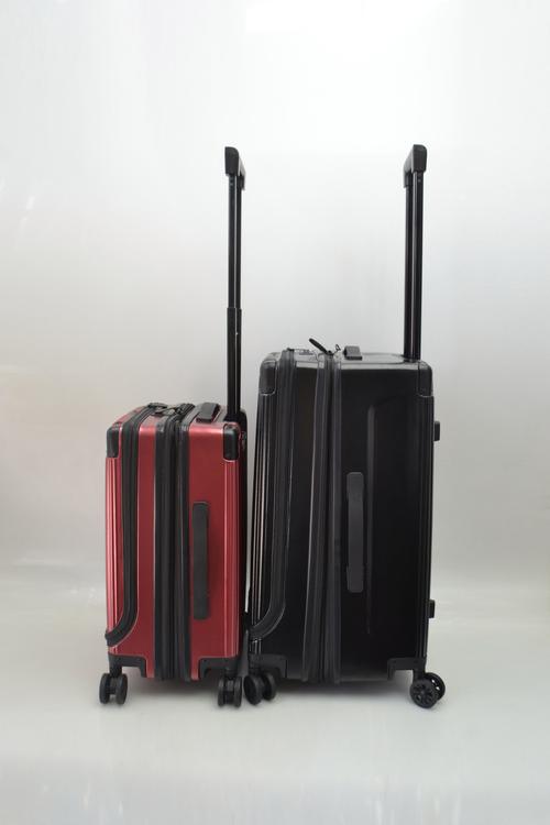 拉杆箱哪个材质好,箱子外壳材料最好选用塑料和pc材质的