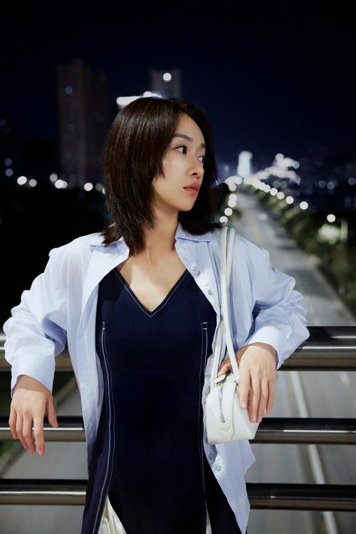 冬天这么冷,吴谨言喊你来喝一杯暖暖~