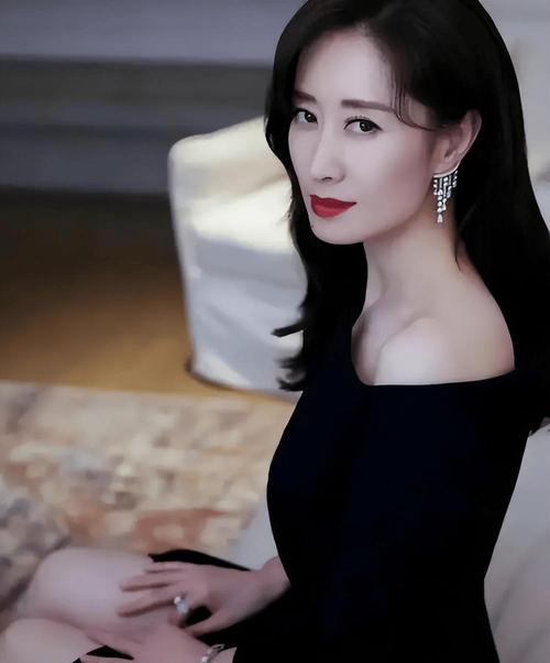 你觉得刘敏涛只是短暂的忘我表演?其实她已经飒了很多年!