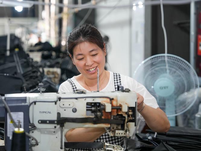 深圳包包厂家,中国什么样的箱包厂比较有名气？