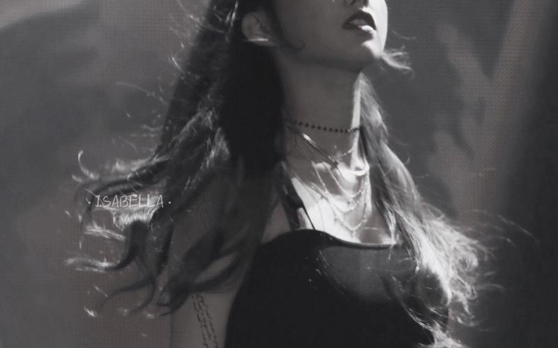 总能靠Live图出圈,她怎么做到的?