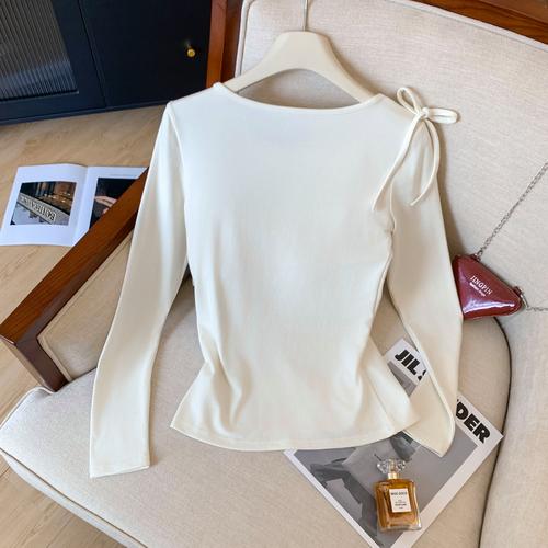 2016的早春趋势，必须准备一件露肩上衣！