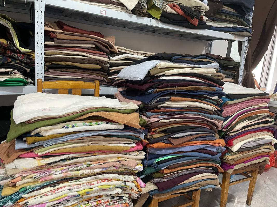 女包亚麻布料,保存亚麻布材料正确方法是将面料堆放整齐