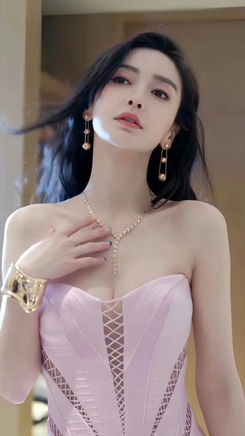 Angelababy真实腰围曝光！好看的腰一定要细得这么夸张吗？