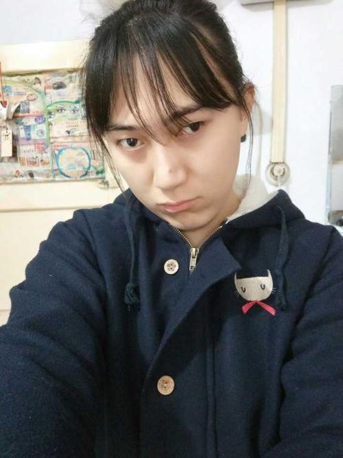 我长得像高中生的原因，一定是因为我长得嫩！