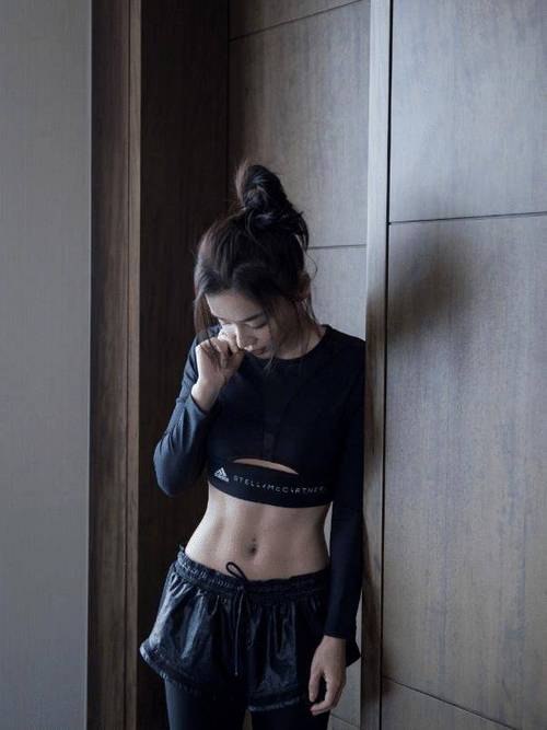 除了马甲线，袁姗姗凭什么突破重围？