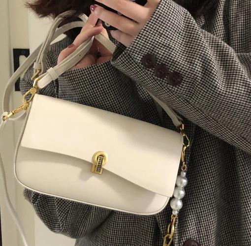 时尚博主腋下包大盘点，出镜率最高的都有谁？