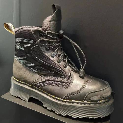 DM的全新一代:Dr.Martens发布全新系列,将冲击元素融合至经典款式