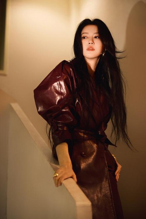 想听歌的我却被星月编发种了草,谭维维的魅力不止动人嗓音!