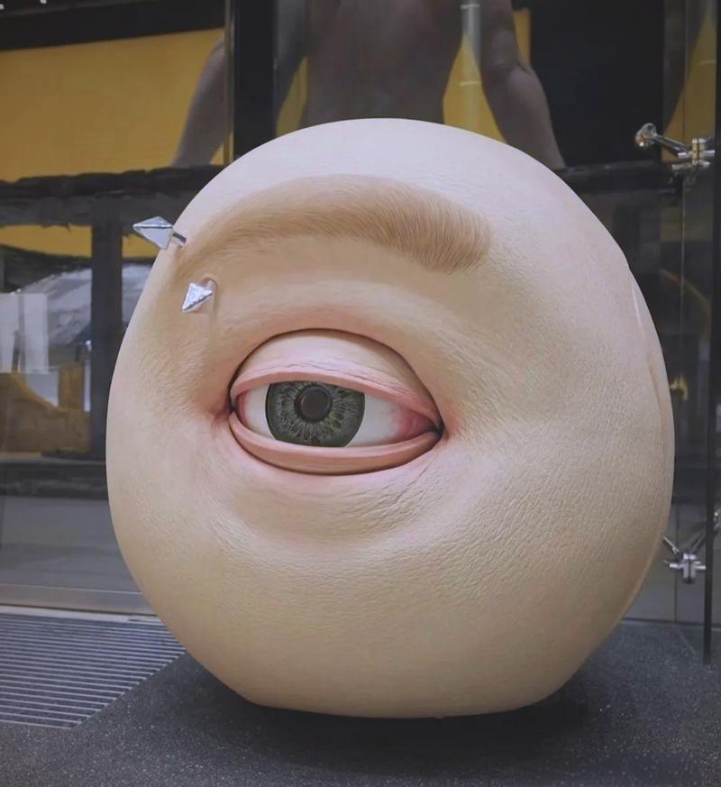 GENTLE MONSTER：与“解构先锋”一起构建未来世界