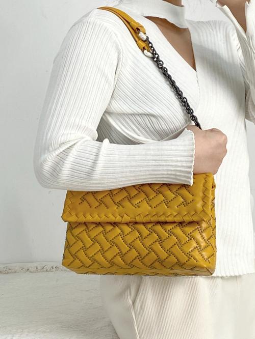 买真皮包包进哪个网站,网购布童之谜包链条坏了店家：可以换