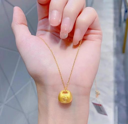 又粗又闪的金链子，好看吗？【当红新手袋】