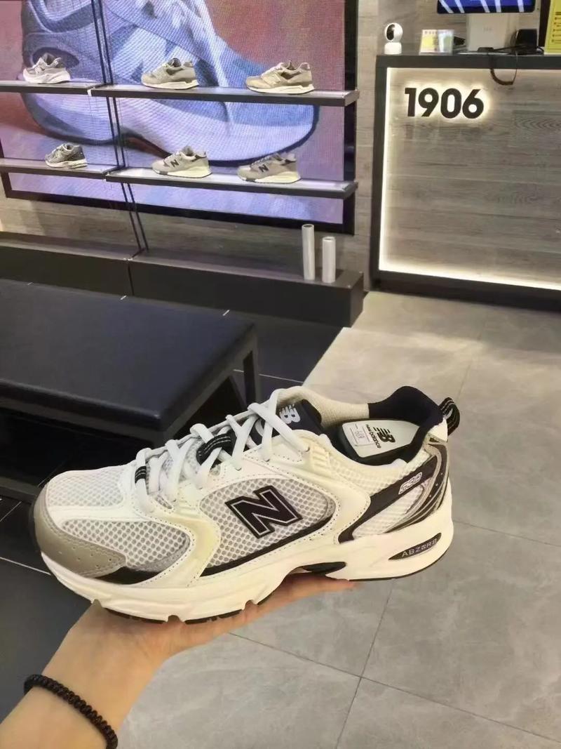 Instagram上最受欢迎的5双鞋,全在800元以下就能搞定!