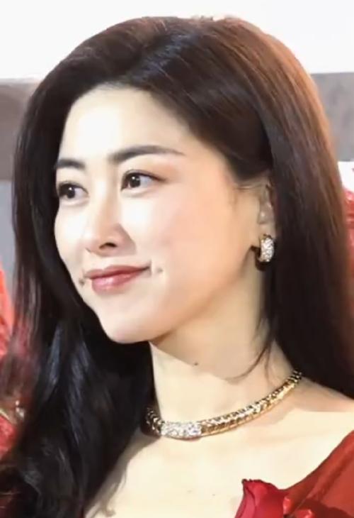 没绯闻没话题没流量？朱珠凭什么蝉联多年全球最美脸？