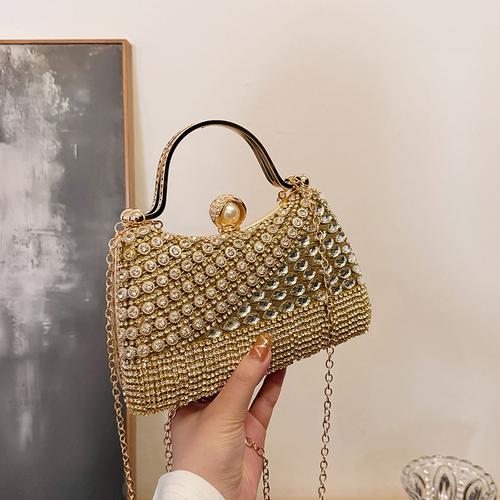 摇摆时髦不过流苏包，秋冬吸睛全靠它了！