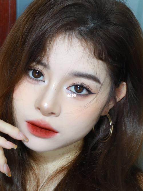 落叶色妆容和这个时节最搭，没有之一！