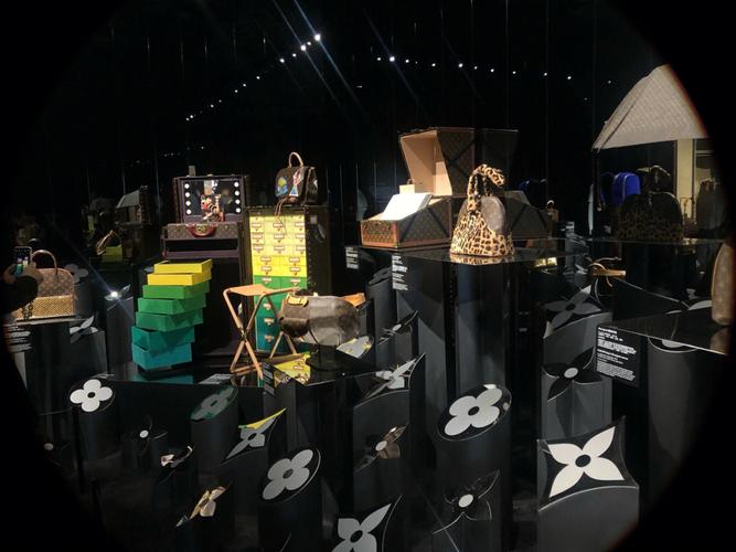 LOUIS VUITTON &展览深圳启幕