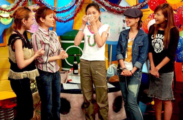 大小S阿雅没见面就互掐，范晓萱冻龄如少女，四姐妹的友谊太让人羡慕！