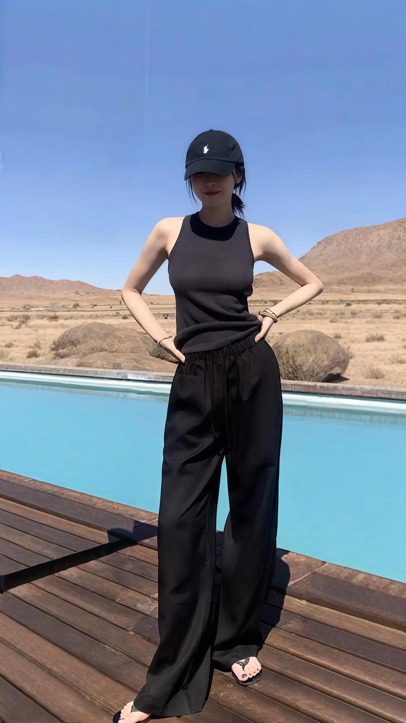 时髦的人都开始在后背花心思了！