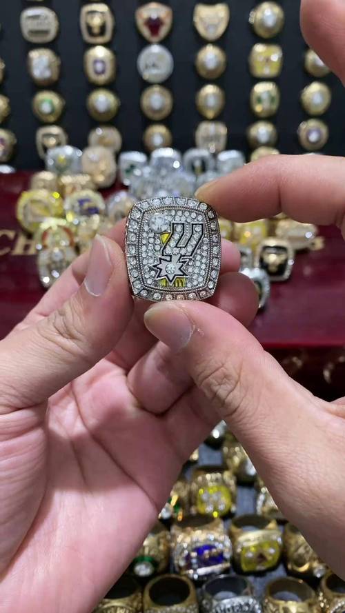 见证巅峰时刻 Tournaire ASSE球场戒指