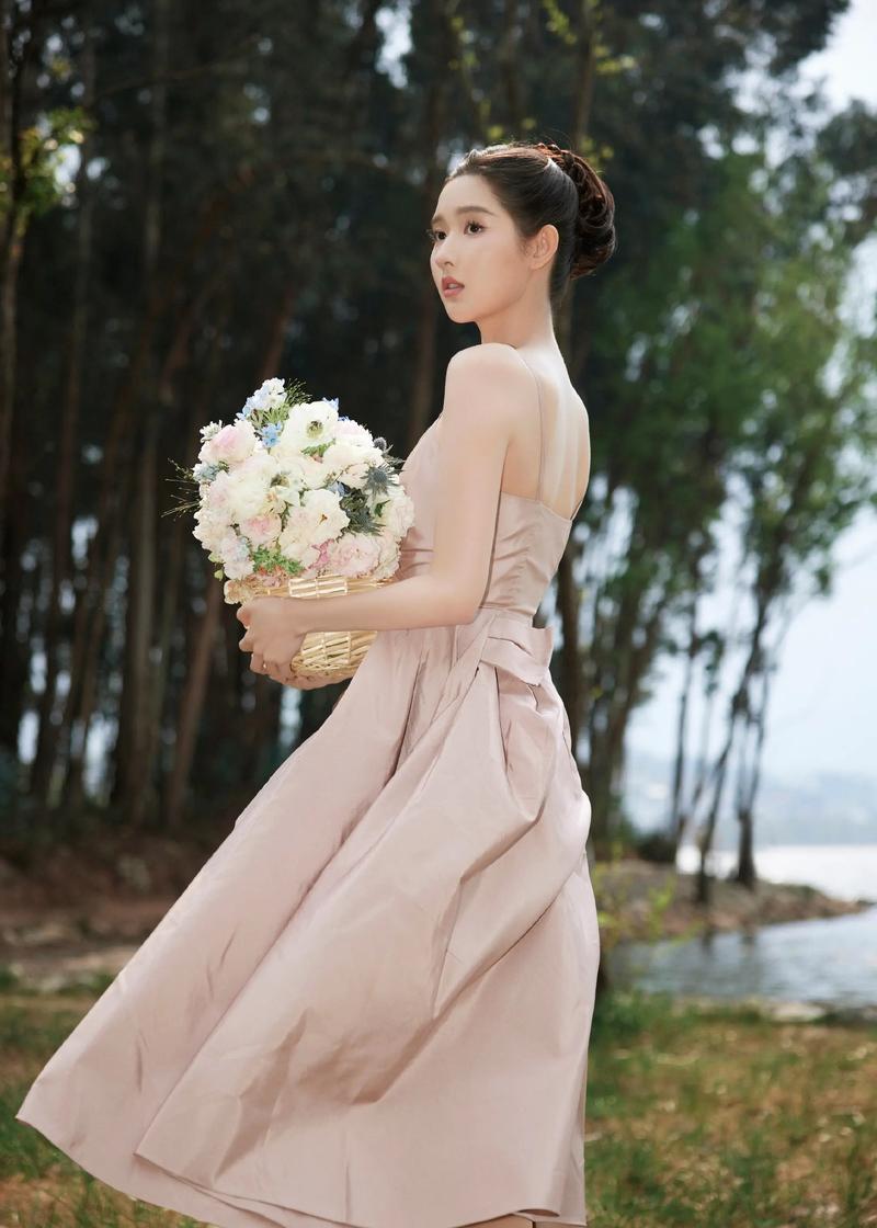 天选“白月光”出圈,王玉雯的one pick衬衫是哪件?