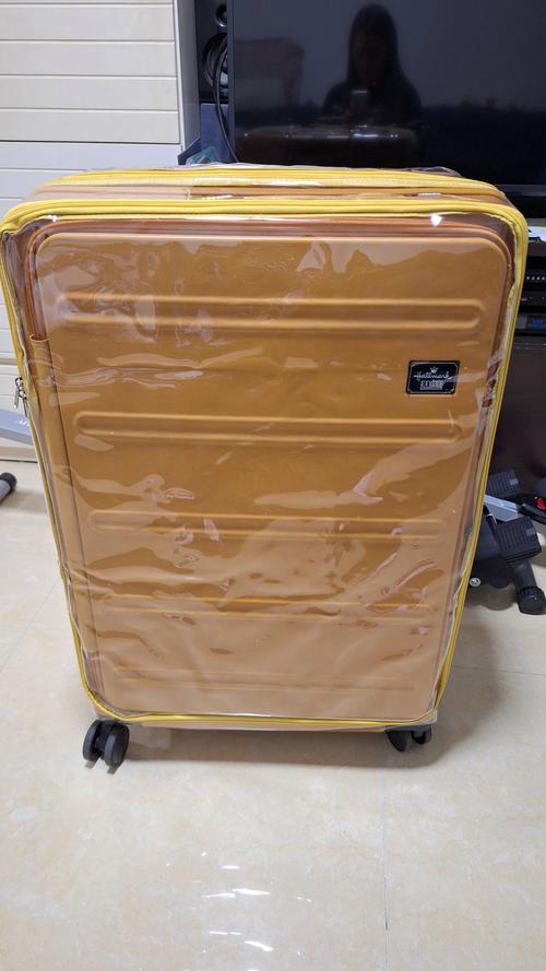 拉杆箱上的包,行李拉杆箱不需包裹包装带因为已通过压力测试