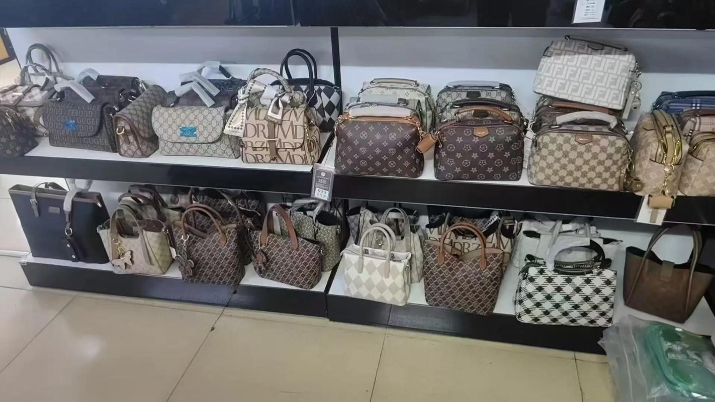 佛山包包,去广州太麻烦吗?可以去佛山网上箱包批发市场