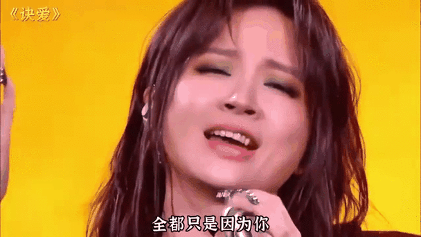 粉了几十年的过气女顶流，翻红了！