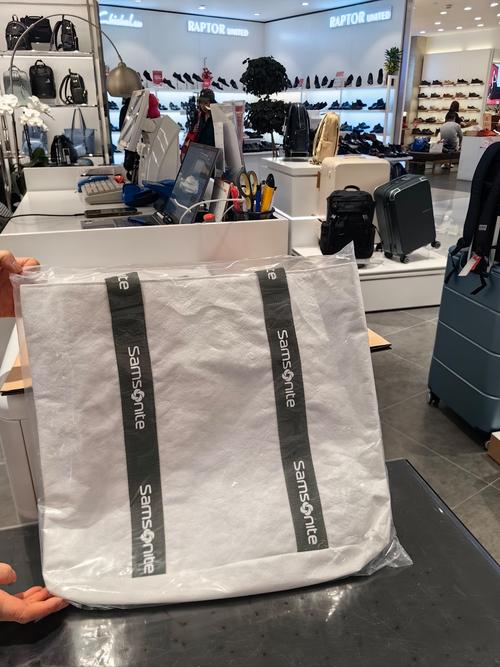 新秀箱包图,新秀集团旗下品牌田田系列箱包注入新活力