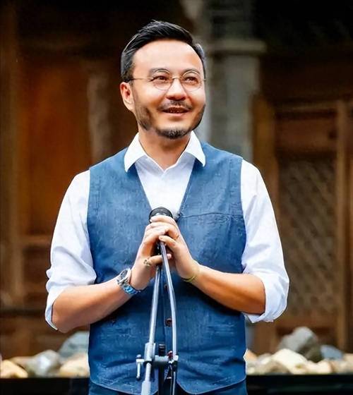 明星身边全是“骗子”?这个节目真的很敢讲……