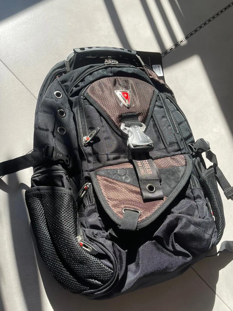 瑞士军刀背包怎么清洗,如何保持瑞士军刀的原貌?