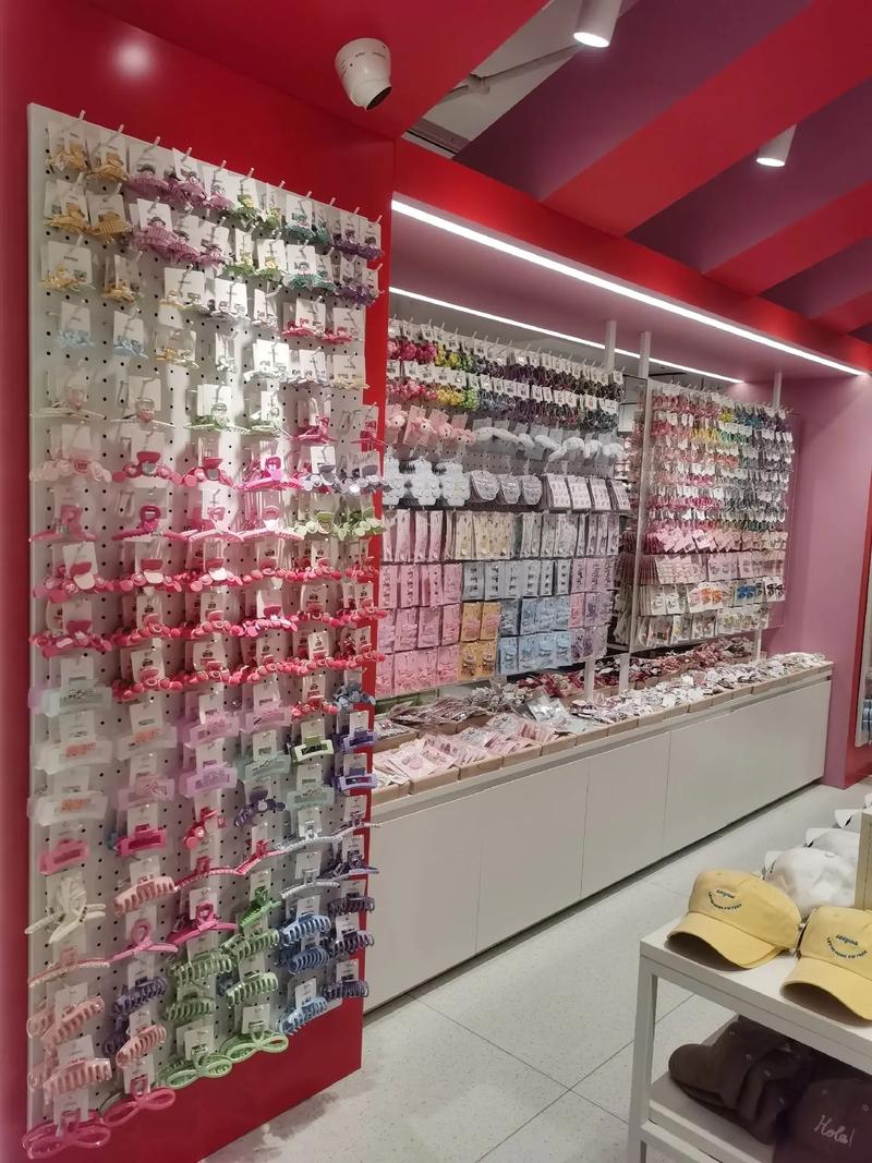 饰品店 精品店饰品,小饰品精品店什么是精品衣服和饰品？