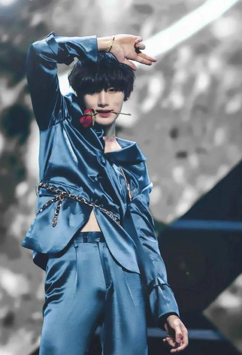 18岁的丁程鑫,竟然活得这么通透