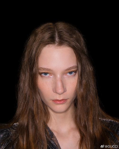 古驰全新“终曲”Epilogue 时装系列秀场妆容